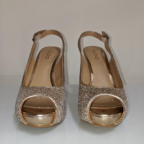 Gold Open Toe Pump Sandal, 8.5 from Aldo. - Picture 1 of 7